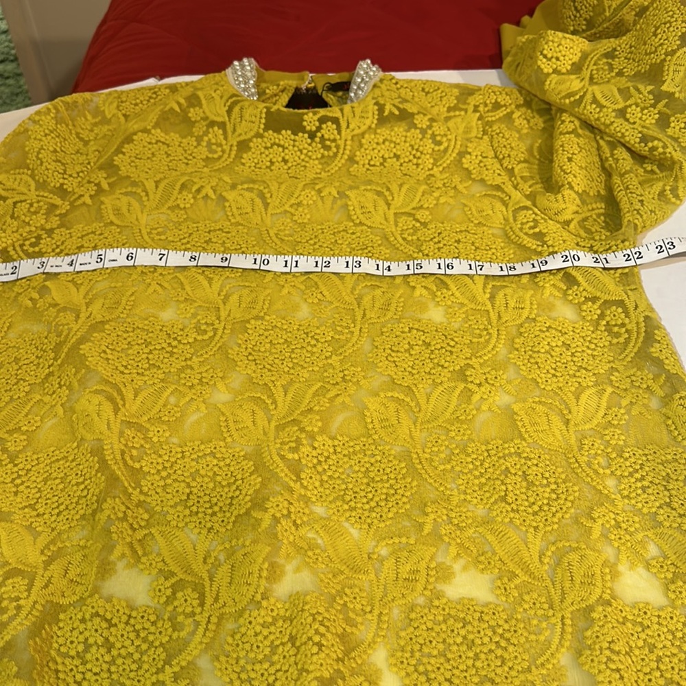 By Nancy Yellow Lace Top NEW - Picture 6 of 7
